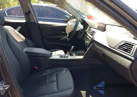 2016 BMW 320 Xi из США, поврежденный, VIN WBA8A3C52GK689284